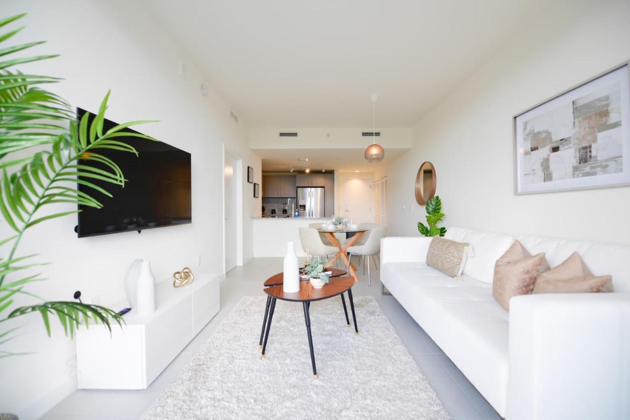 Cozy 1- 1 Bedroom Steps From Downtown Doral Park Miami Esterno foto