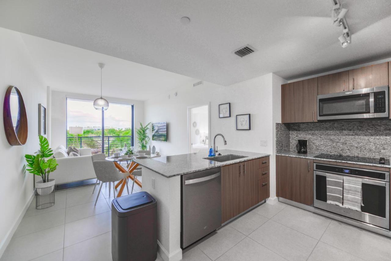 Cozy 1- 1 Bedroom Steps From Downtown Doral Park Miami Esterno foto