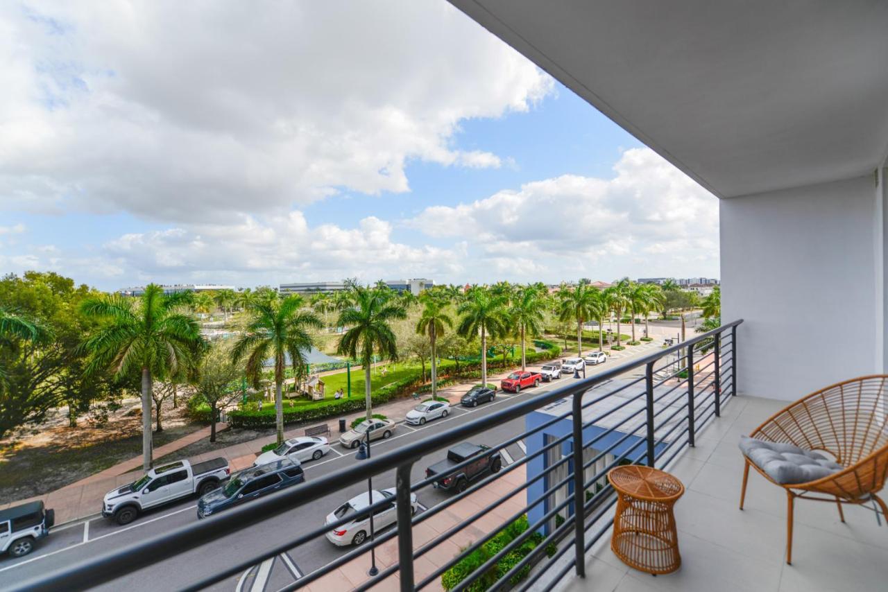 Cozy 1- 1 Bedroom Steps From Downtown Doral Park Miami Esterno foto