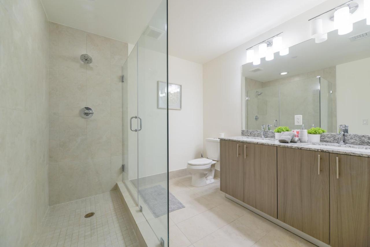 Cozy 1- 1 Bedroom Steps From Downtown Doral Park Miami Esterno foto